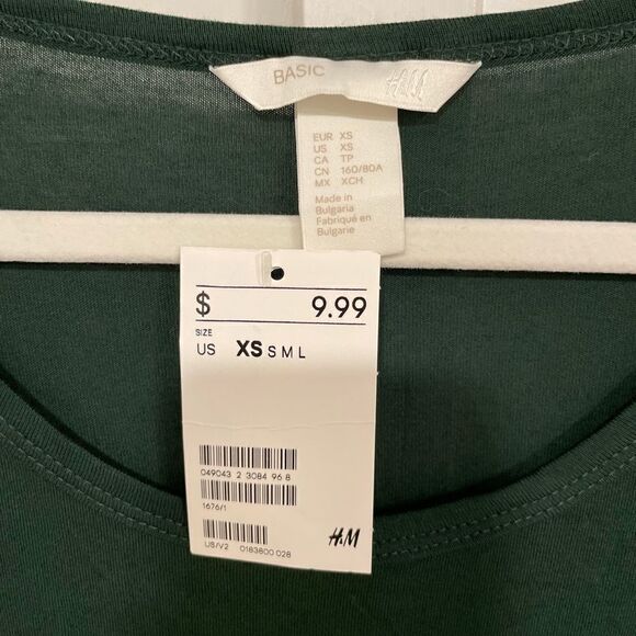 H&M Green short sleeved top size XS **free with any purchase ** - Picture 2 of 4